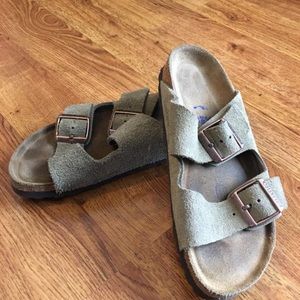 Women’s 37 Arizona Birkenstock’s